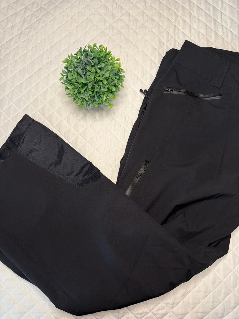 Body Glove Snow Technology Black Snowboarding / ski Pants with Zip Pockets